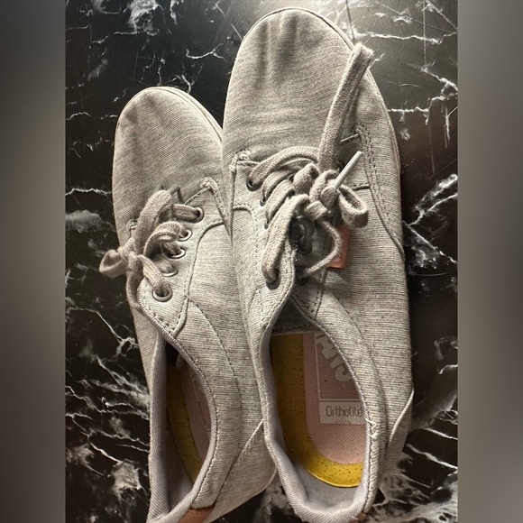 Women’s gray vans 6.5 - Picture 2 of 6